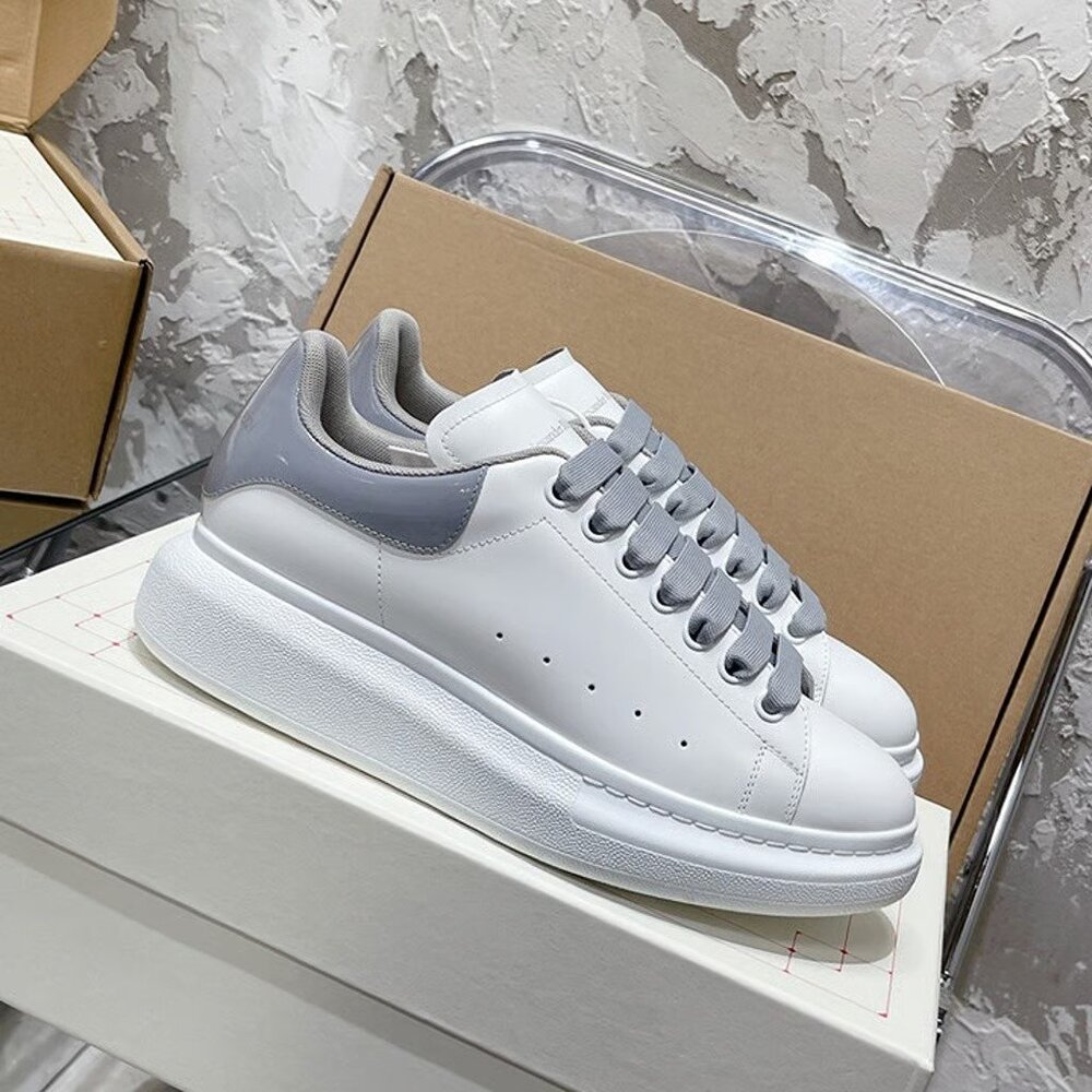 💙💙Alexander McQueen sneakers Little white shoes for Women💙💙 - Picture 6 of 7